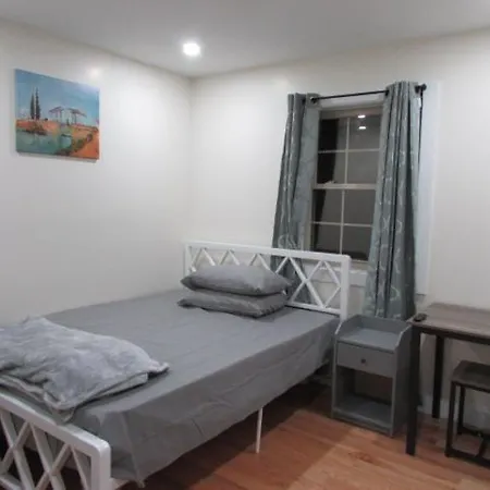 Cozy In Ozone Park Apartment New York