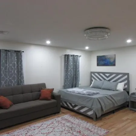 Cozy In Ozone Park Apartment *