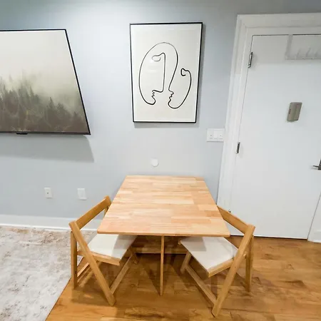 Apartment Spacious 3br Nyc Home, 3-min Walk Subway, Kitchen & Ac
