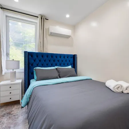Spacious 3 Bed 3 Bath Unit In Upper East Side Apartment