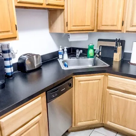 Spacious 3 Bedroom In Prime Location Of Nyc * New York
