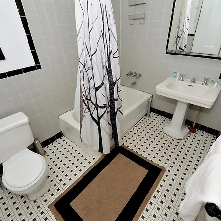 Comfy 3 Bedroom 1 Bath In Nyc Apartment New York