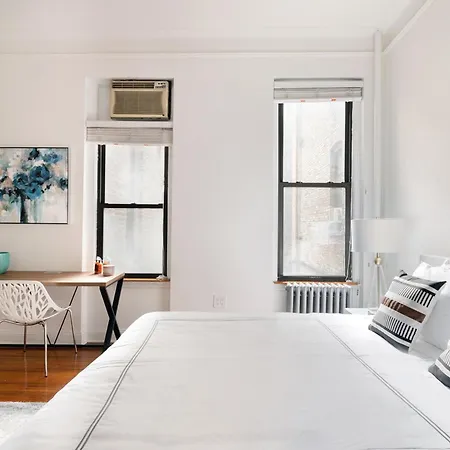 Bright And Comfy In Nyc