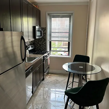 Apartment Entire Astoria 1-bedroom