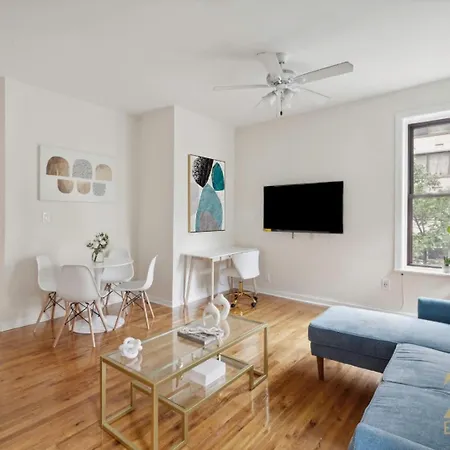 Gorgeous 2 Bedroom In Ues Apartment *