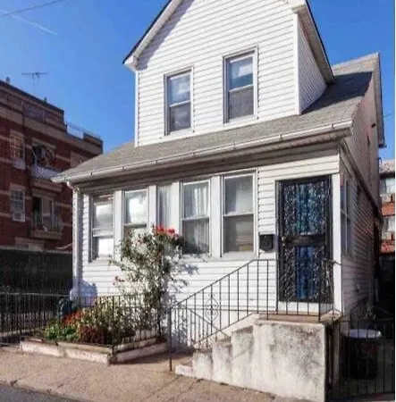 Cozy Private In Downtown Flushing New York
