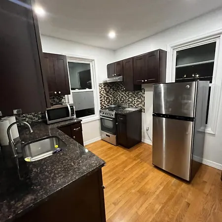 Cozy 2-person Near Jfk Airport & Shopping Area