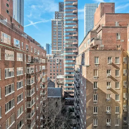 Midtown 1br W Gym Doorman Nr Grand Nyc-746 Apartment New York