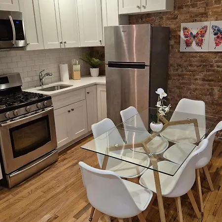 Relax And Unwind At Chic Bed-stuy Brownstone