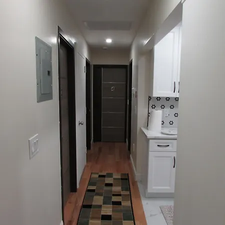 Cozy In Ozone Park Apartment New York