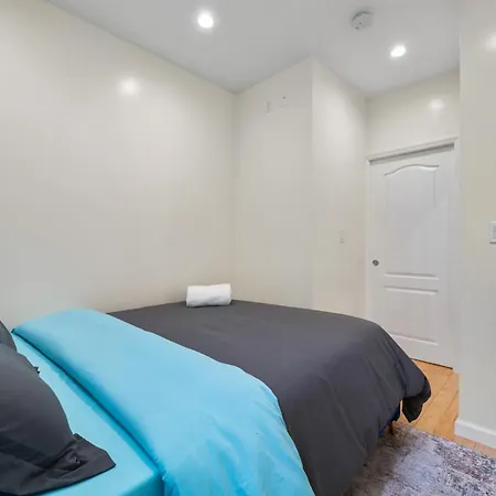 Spacious 3 Bed 3 Bath Unit In Upper East Side *
