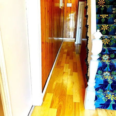 Apartment 3 Bedroom In Lic, 2 Stops To Manhattan! New York