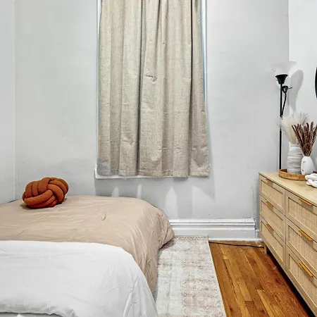 Bright And Beautiful 3 Bedroom Midtown West *