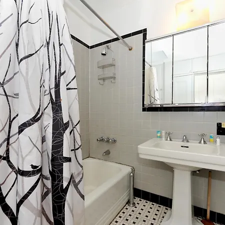 Comfy 3 Bedroom 1 Bath In Nyc Apartment New York