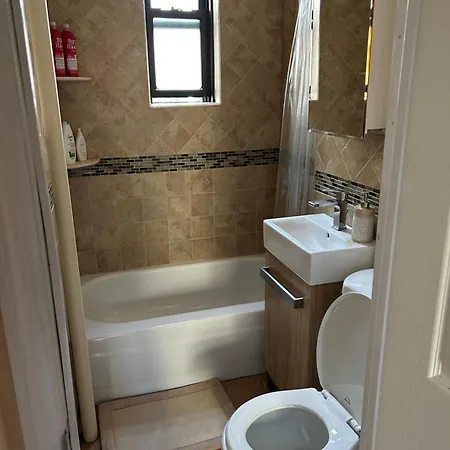 Entire Astoria 1-bedroom * New York