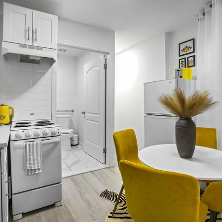 Urban Unit In The Heart Of Chinatown *