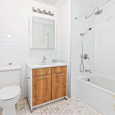 Gorgeous And Fully Equipped Luxury 1 Bedroom Apartment *