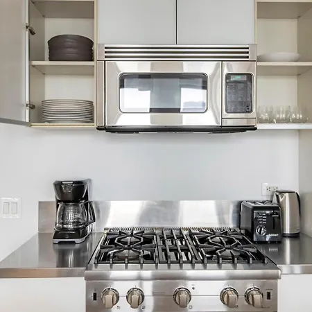 Blueground Hells Kitchen View Nr Hudson River Nyc-2188 Apartment