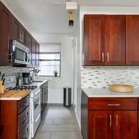 Prime Location 1br Newly Furnished Apartment *