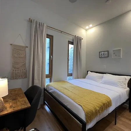 Beautiful Gowanus Townhome Apartment