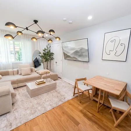 Spacious 3br Nyc Home, 3-min Walk Subway, Kitchen & Ac Apartment
