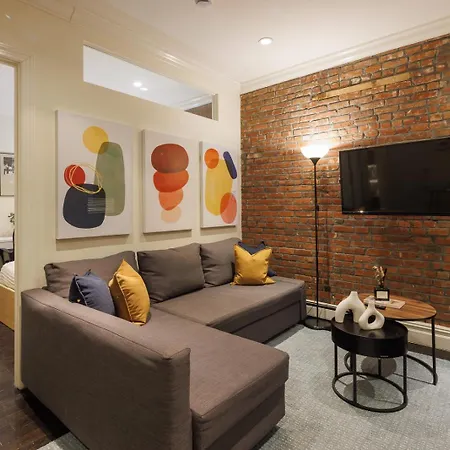 Apartment Refined & Stylish Manhattan Haven