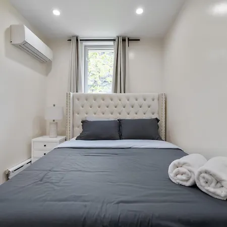 Spacious 3 Bed 3 Bath Unit In Upper East Side
