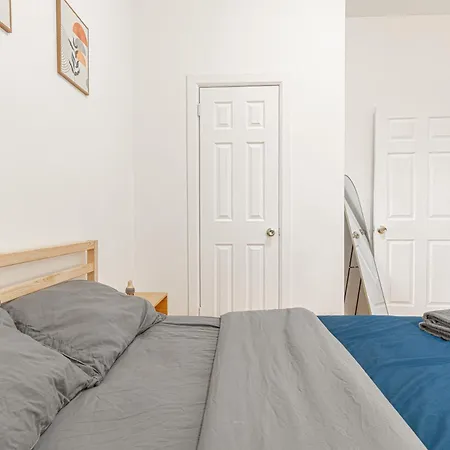 Queens Nyc Bright Renovated 2br Unit Workspace Wifi * New York