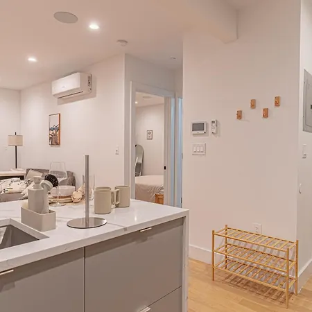 Chic In Brooklyn W Washer & Dryer Apartment New York