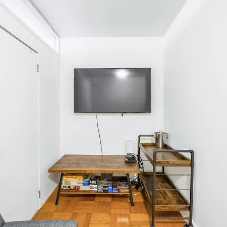 Chelsea 1br In Shared With Laundry And Rooftop Apartment New York