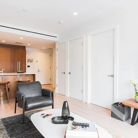 Stylish Williamsburg One Bedroom Near Manhattan