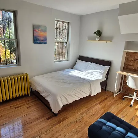 Relax And Unwind At Chic Bed-stuy Brownstone Apartment New York