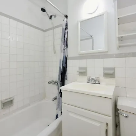Apartment Spacious 3 Bedroom In Prime Location Of Nyc *