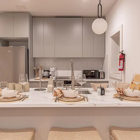 Chic In Brooklyn W Washer & Dryer Apartment New York