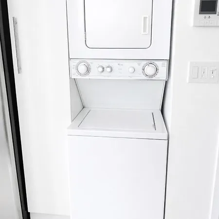 Bright And Spacious Apt, W&d In Unit - Monthly Apartment New York