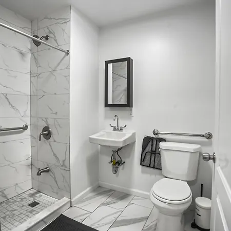 Apartment Urban Unit In The Heart Of Chinatown *
