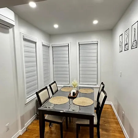 Cozy 2-person Near Jfk Airport & Shopping Area Apartment New York