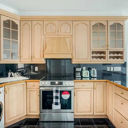 26a-2 Spacious Brand New Fully Furnished 2-bedroom In Prime Murray Hill Move-in Ready *