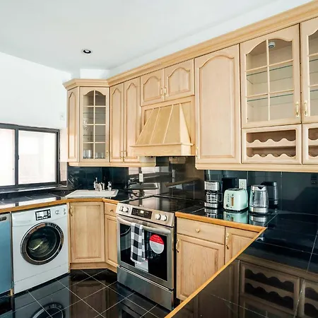 26a-2 Spacious Brand New Fully Furnished 2-bedroom In Prime Murray Hill Move-in Ready *