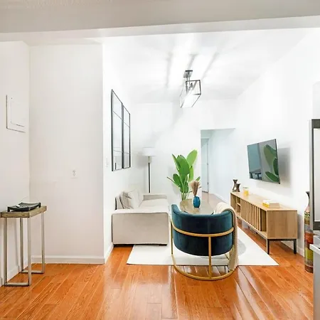 Apartment Prime Location 1br Newly Furnished