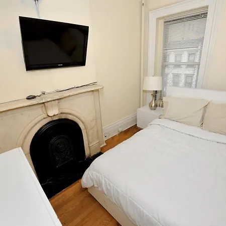Comfy 3 Bedroom 1 Bath In Nyc Apartment