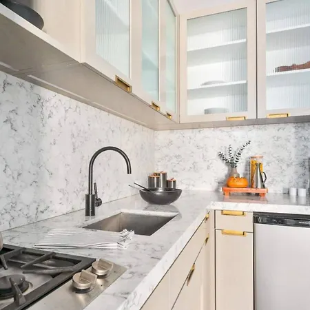 Alluring And Spacious 1 Bed 1 Bath New York