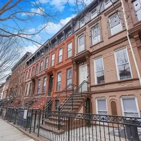 Trendy 3br Brooklyn Just Minutes To Manhattan *