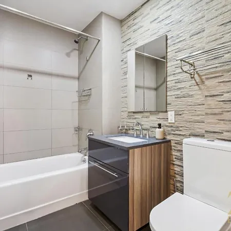 Stylish 2-bedroom Near Park - Laundry - Elevator Apartment New York