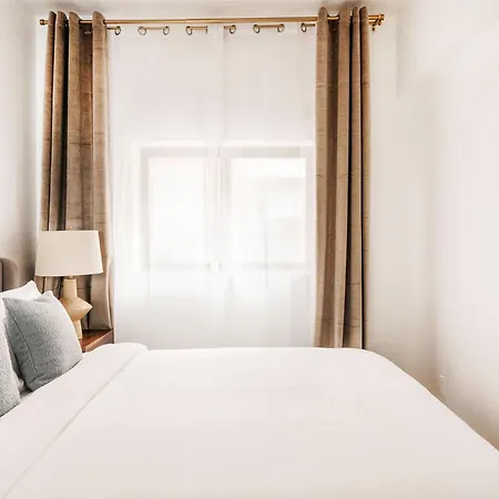 26a-2 Spacious Brand New Fully Furnished 2-bedroom In Prime Murray Hill Move-in Ready *