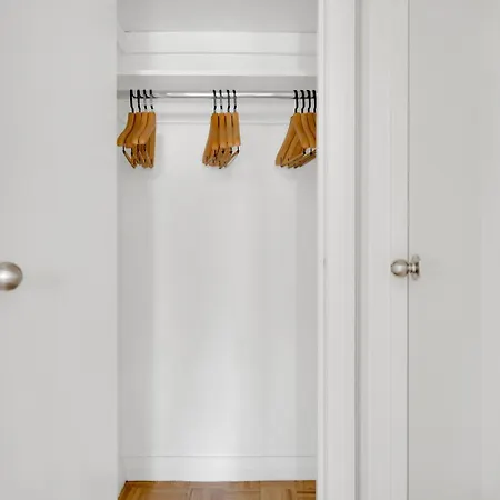 Midtown 1br W Gym Doorman Nr Grand Nyc-746 Apartment