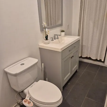 Relax And Unwind At Chic Bed-stuy Brownstone *