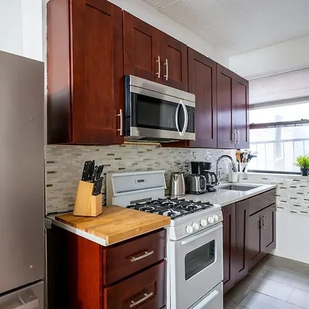 Prime Location 1br Newly Furnished *