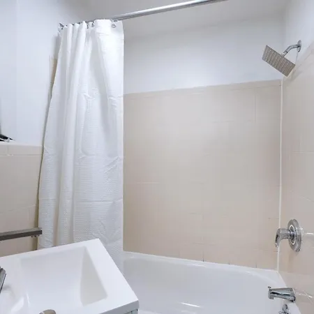 Prime Location 1br Newly Furnished *