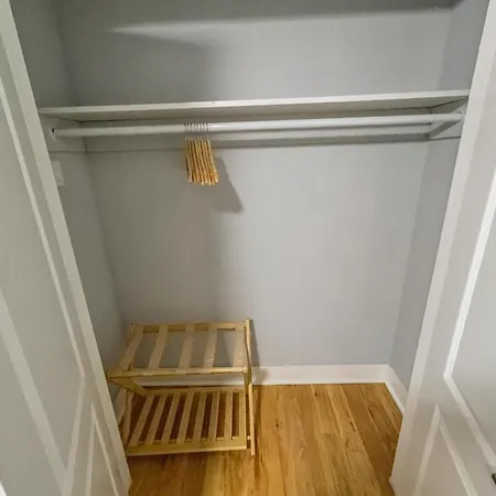 Spacious 3br Nyc Home, 3-min Walk Subway, Kitchen & Ac * New York